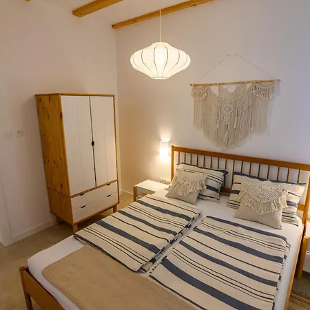 Island Servantesa Prvic Luka