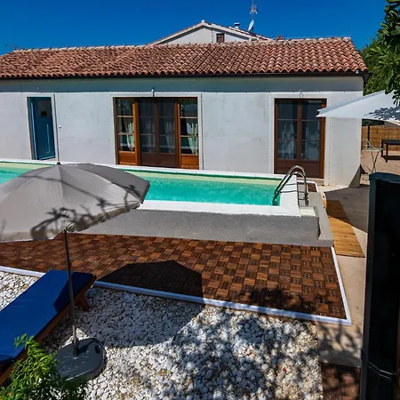 Island Servantesa Willa *