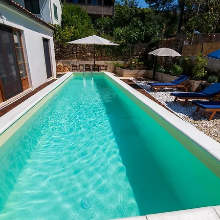 Island Servantesa Willa Prvić Luka