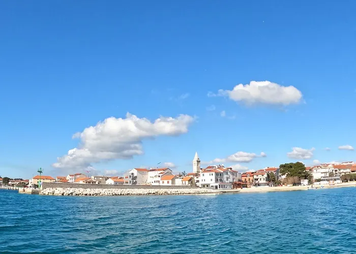 Willa Island Servantesa *