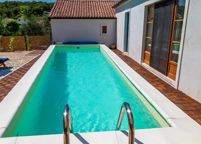 Island Servantesa 빌라 프르빅루카