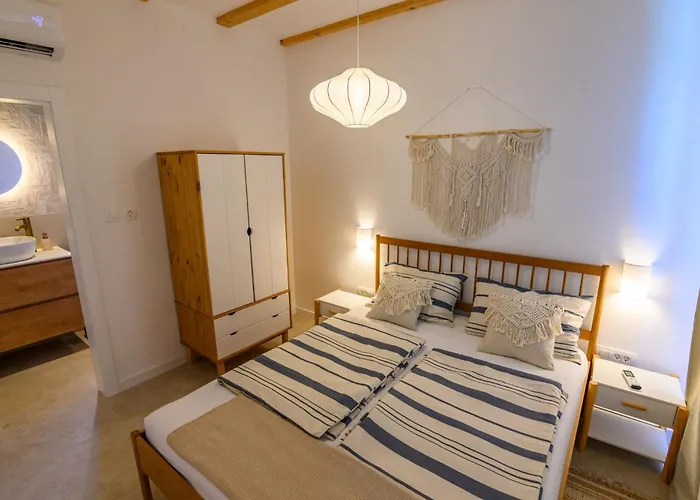 Island Servantesa Prvić Luka