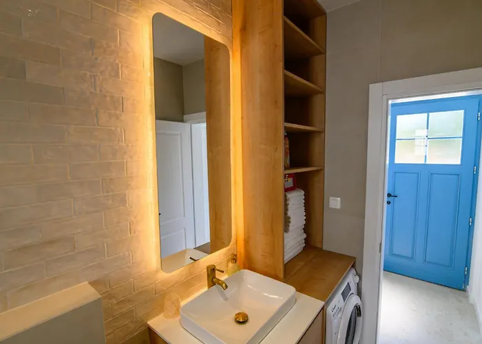 Island Servantesa Prvić Luka